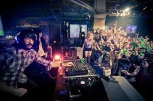 Release Radio guests: JFK from MSTKRFT / Death From Above 1979 ‘In The Phonebooth’ | Gigamesh ‘Quick Mix’